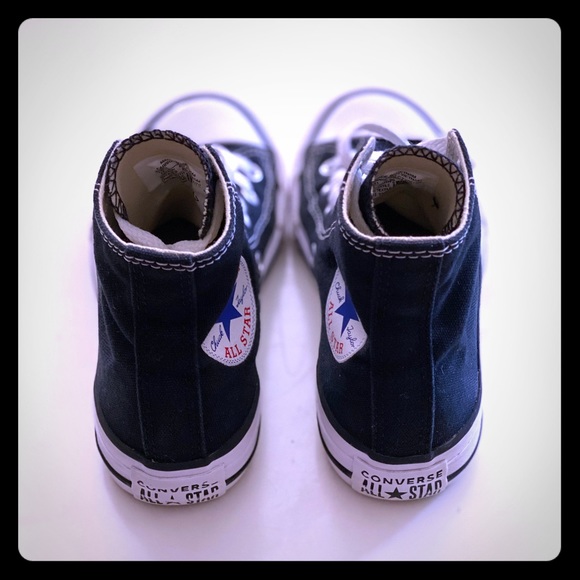 LIKE NEW SZ 12 BLACK CONVERSE CHUCK TAYLOR HI-TOPS - Picture 2 of 2